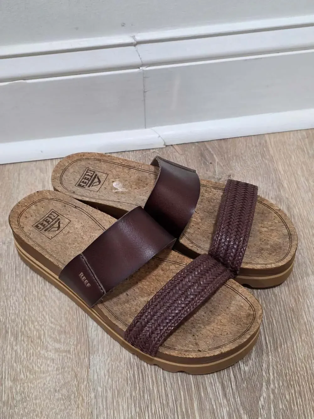 Reef Cushion Vista Hi Sandals Size 8.5 Brown Platform Slide